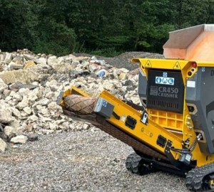 Dragon Crusher CR450 Diesel with Breaker port and Conveyor