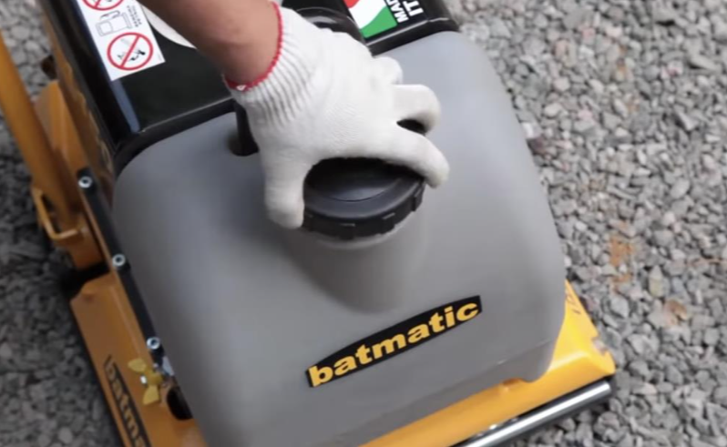 Batmatic Diesel Forward Plate compactor CD1450 Kohler 15LD225 102kg 16kN - Image 5